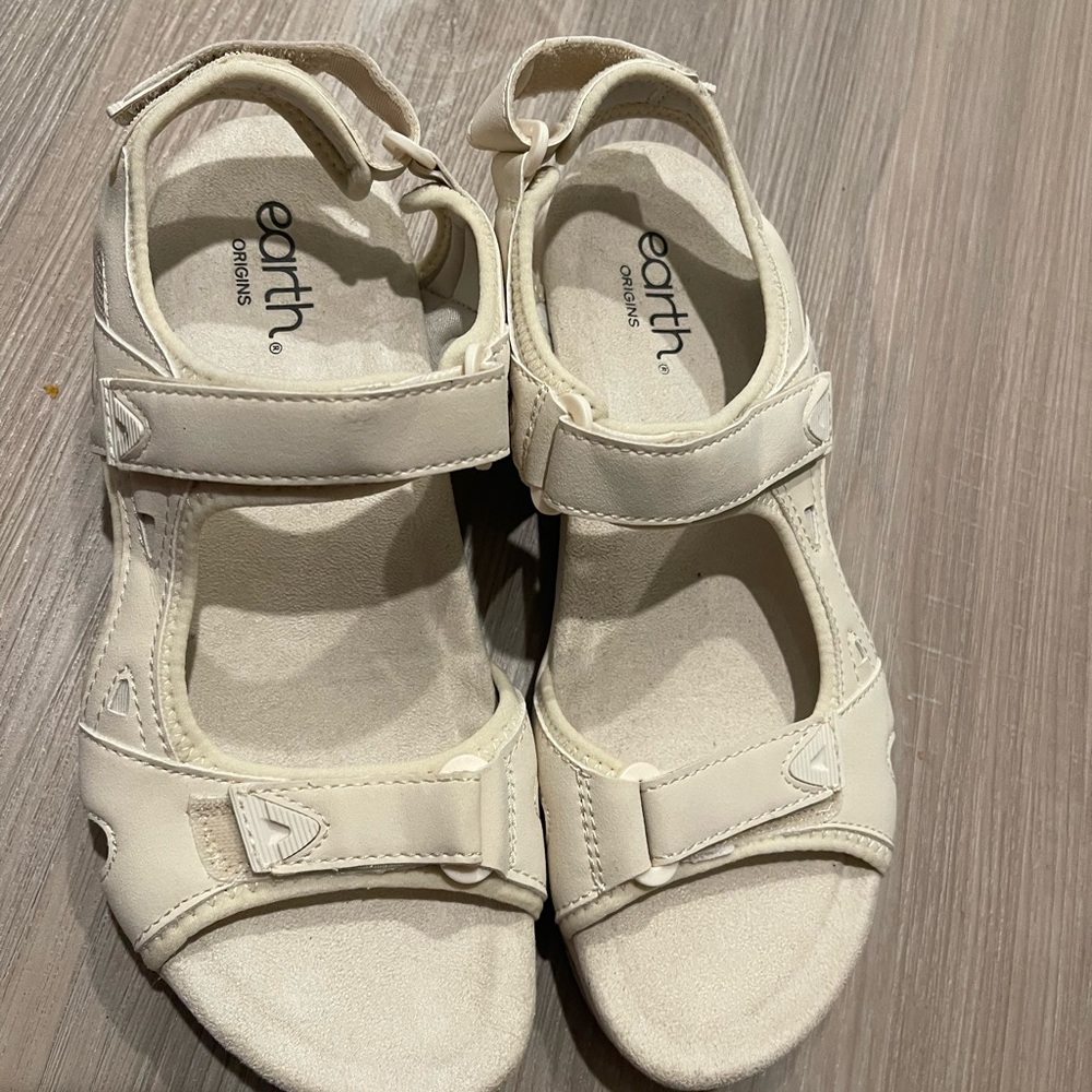 Earth Women's Skylar Lightweight Sporty Sandals size 8m
